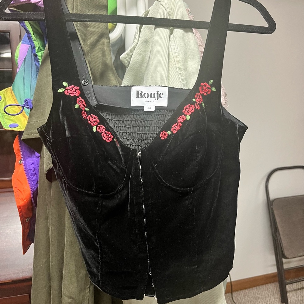Rouje Black Velvet Corset Top with Red Rose Embroidery - Picture 3 of 4